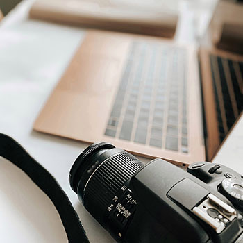 工口肉肉漫画,工口元素下的趣味与争议